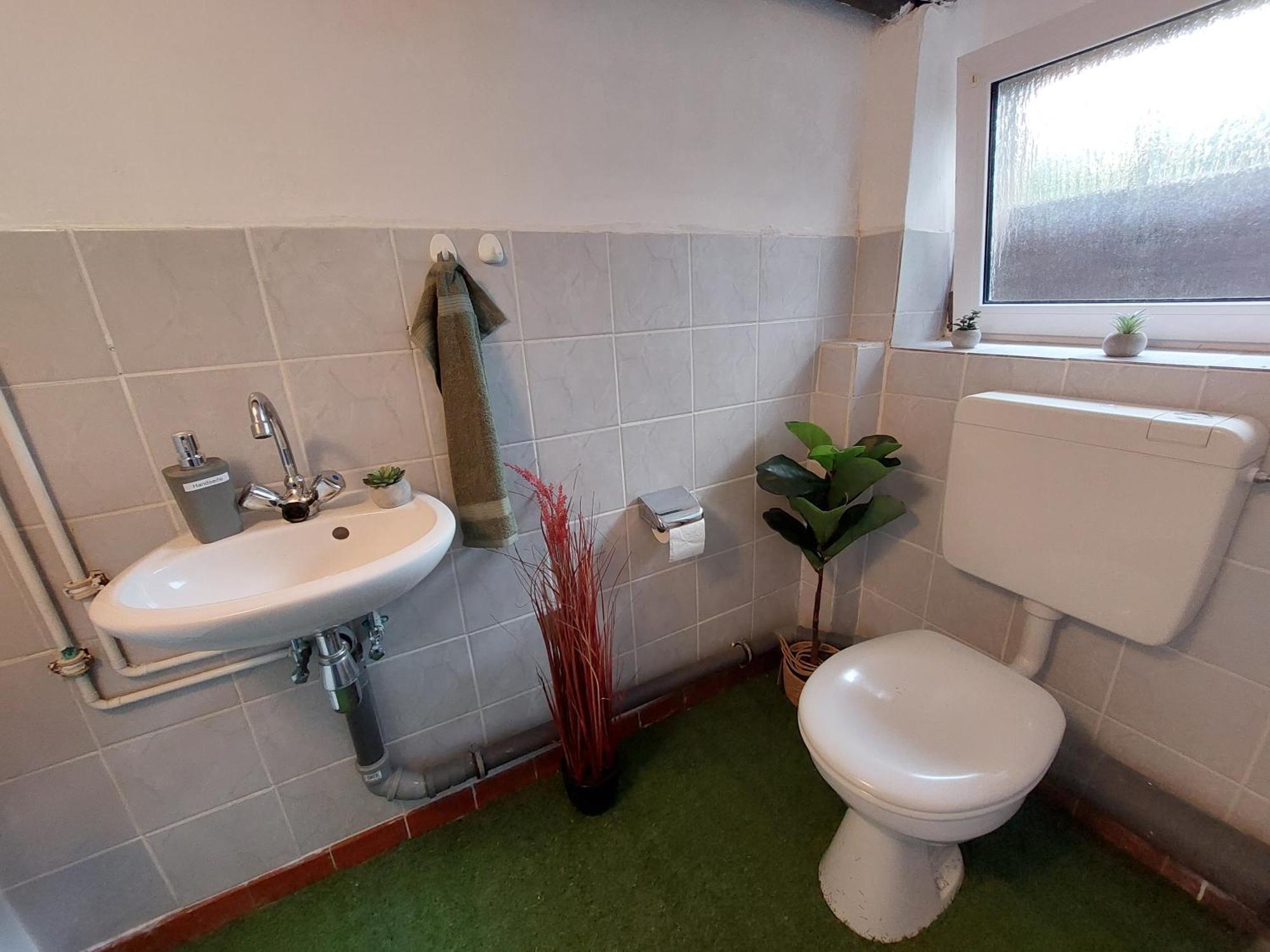 Cozy Home, 7 Beds, Wifi, Kitchen, Balcony, Bielefeld Center Экстерьер фото